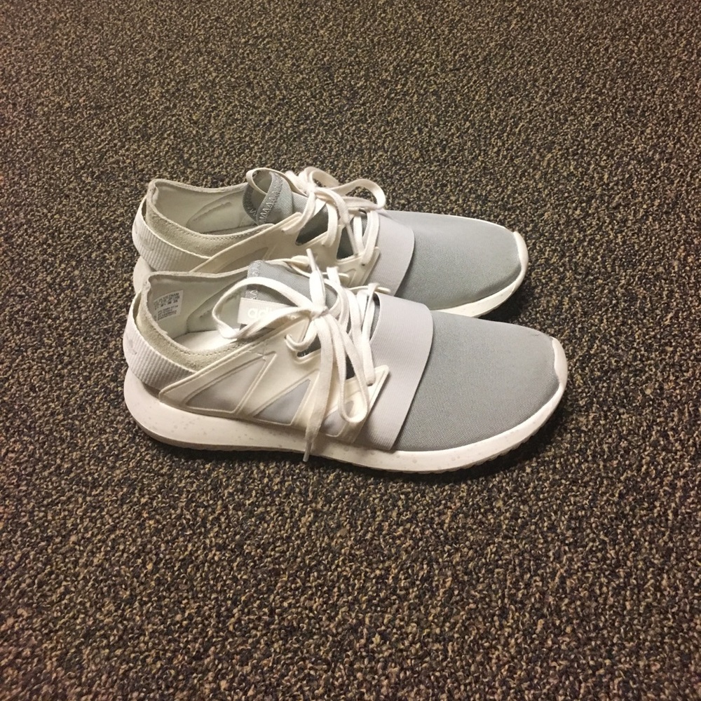 Adidas tubular size 7