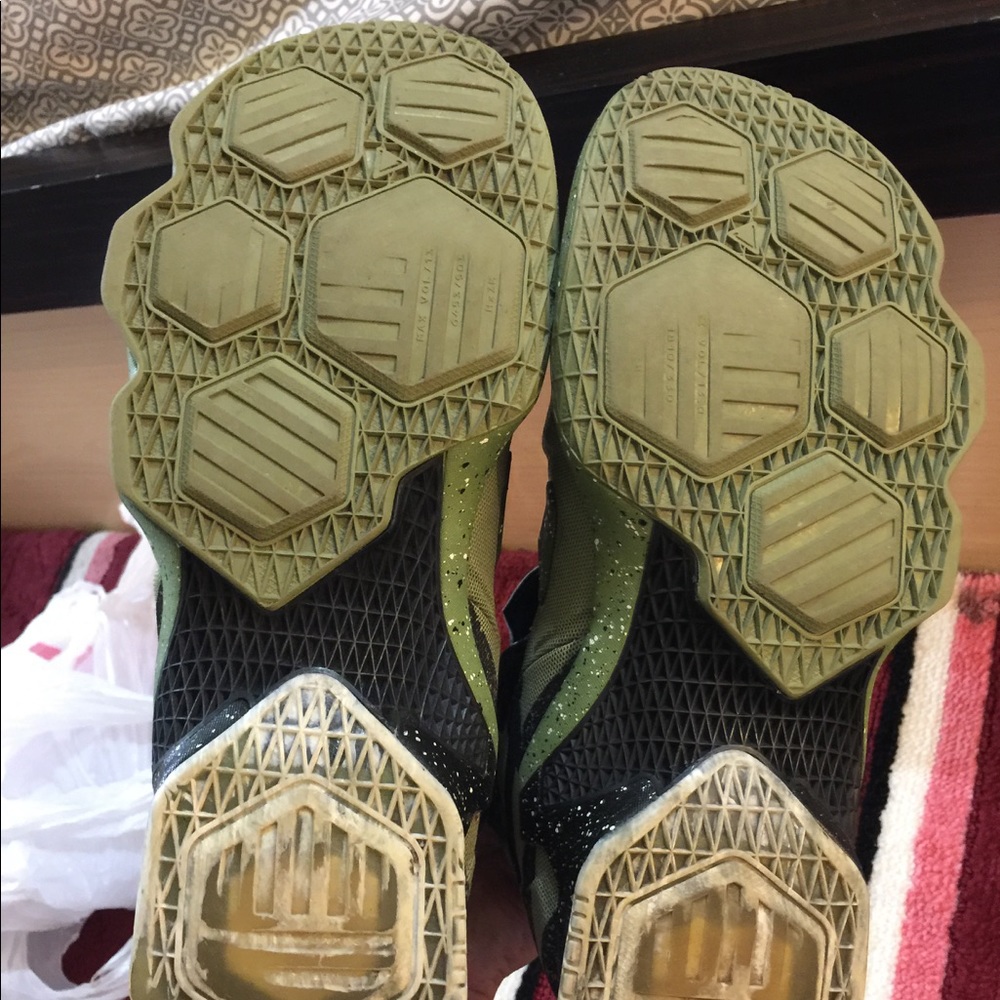 Nike Lebron View 3