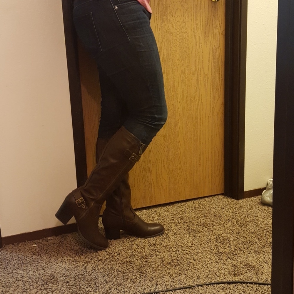 Brown White Mountain boots