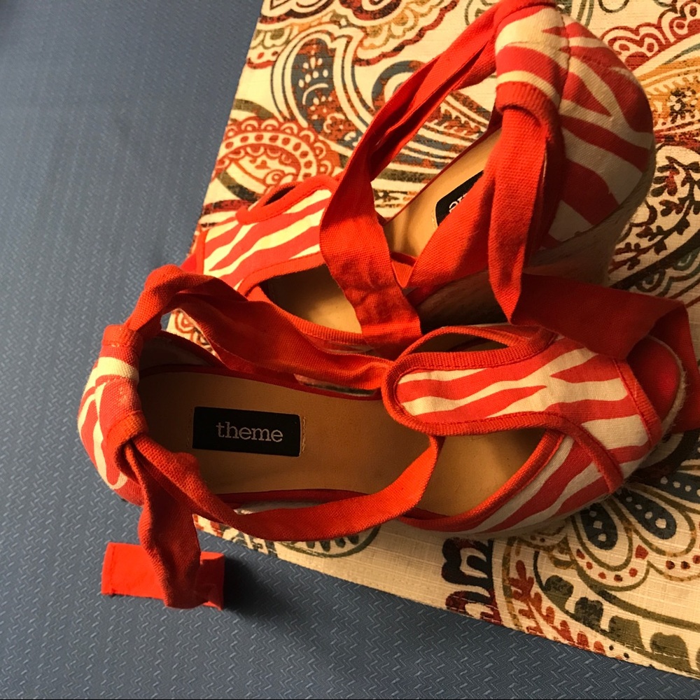 Platform Sandals - Picture 2 of 5