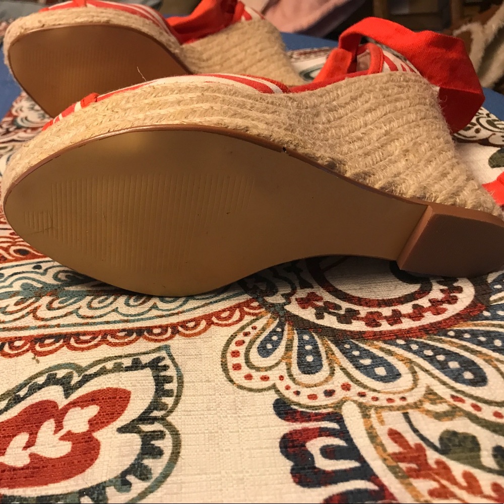 Platform Sandals - Picture 4 of 5