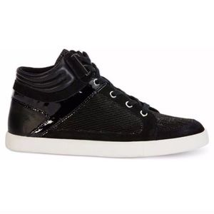 Like new Calvin Klein "Lyda" Blk Sneakers Size 6