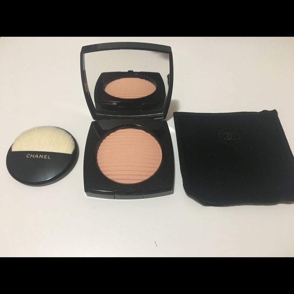 CHANEL Les Beiges Light