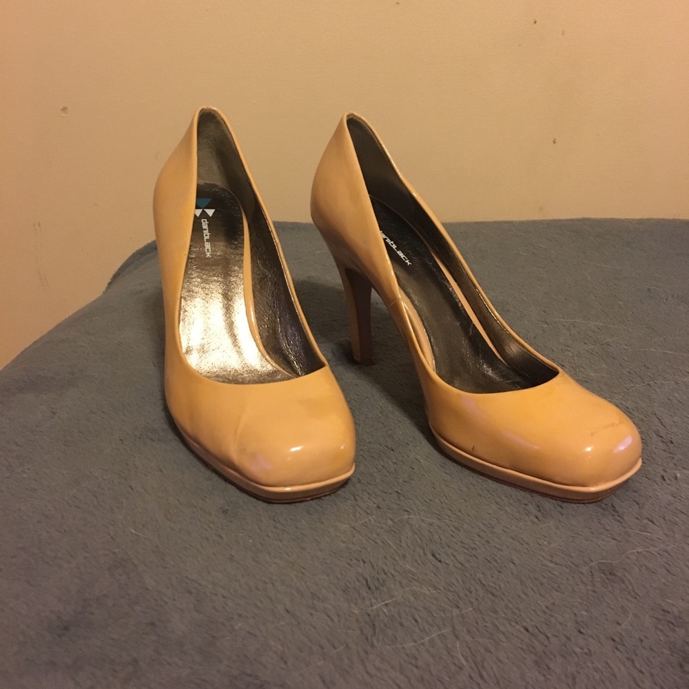 Dani Black Tan Heels