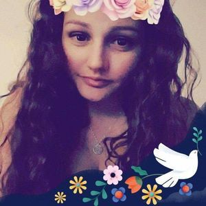 Meet your Posher, Yesenia