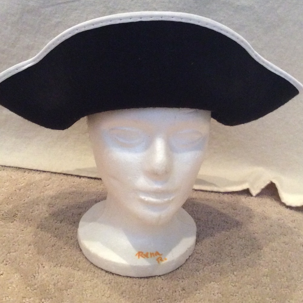 NWOT Kid's tricorn colonial hat