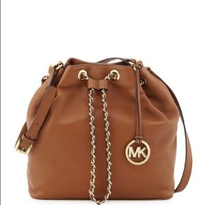 Michael Kors Lg Frankie Drawstring Shoulder Bag