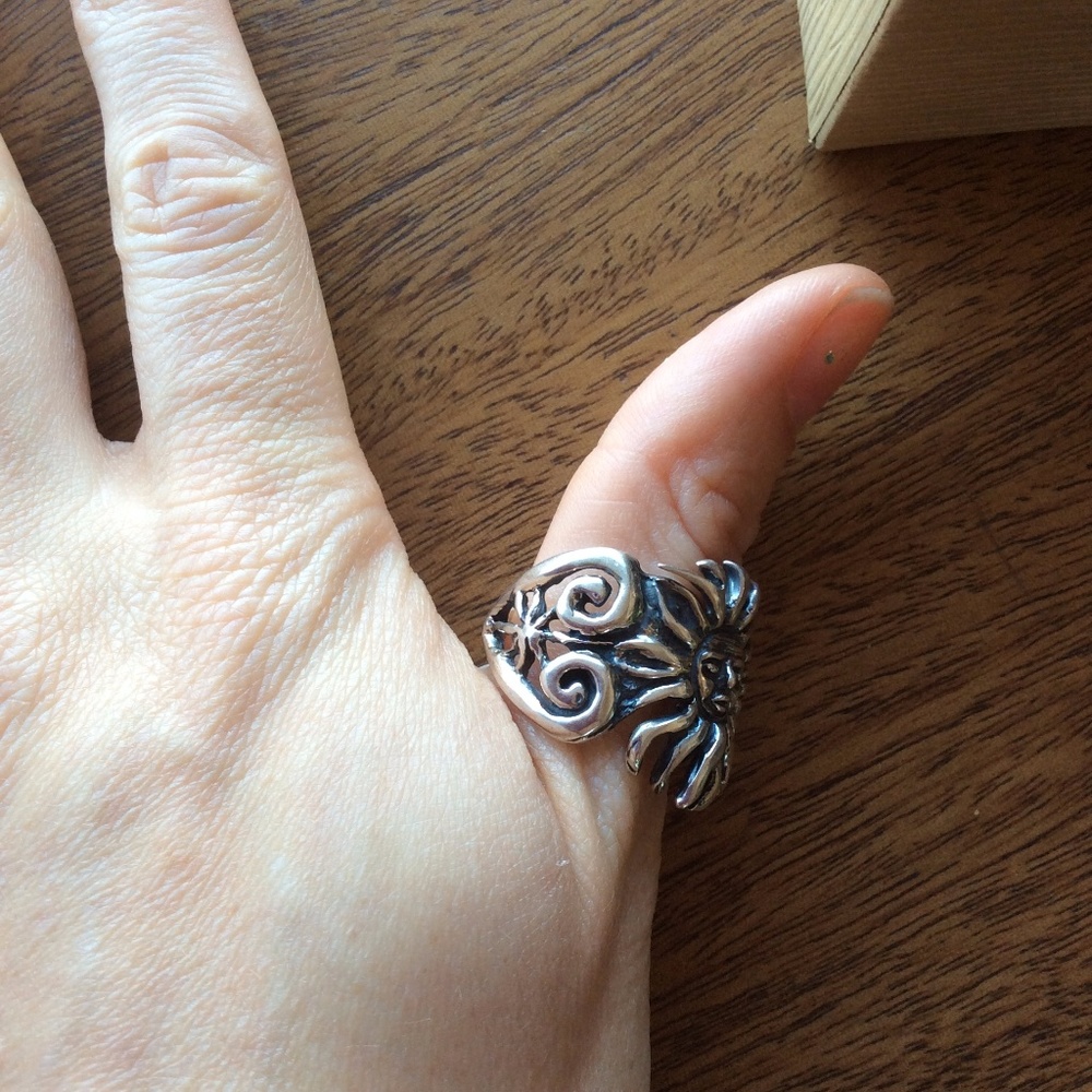 RETIRED LISTING 925 Silver Vintage SUN God Ring - Picture 4 of 7