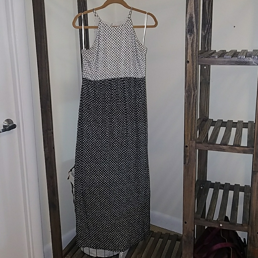 B&W Maxi