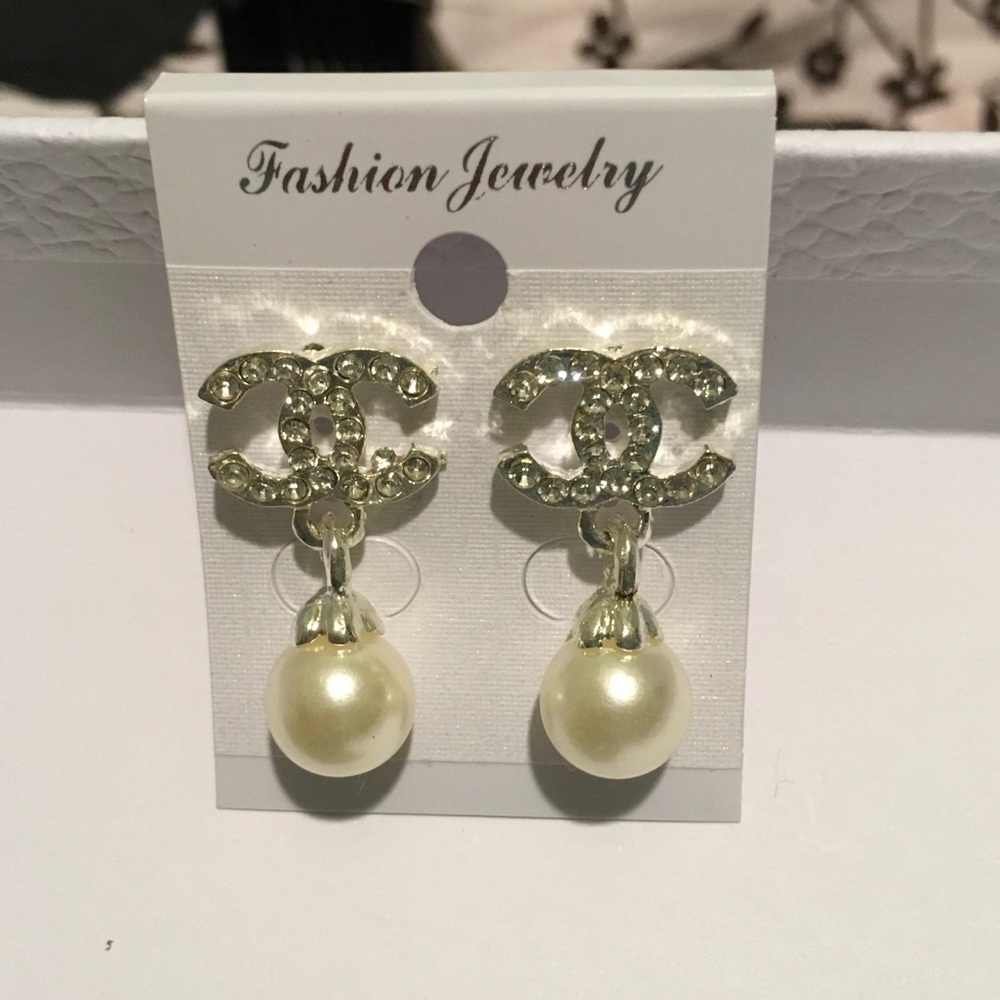 New Pearl earrings