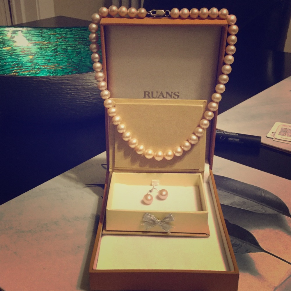 GORGEOUS Pink cultured pearls from Asia