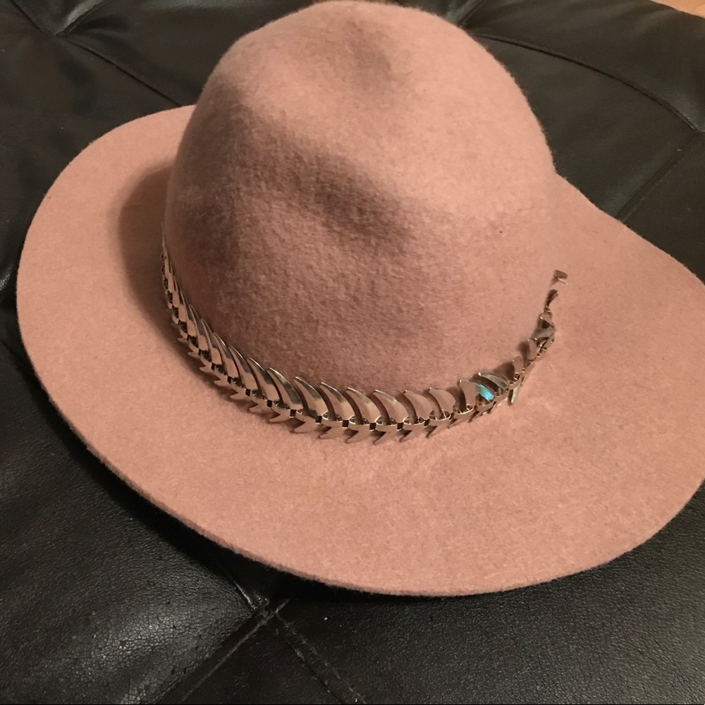 This gorgeous hat will be great for the fall