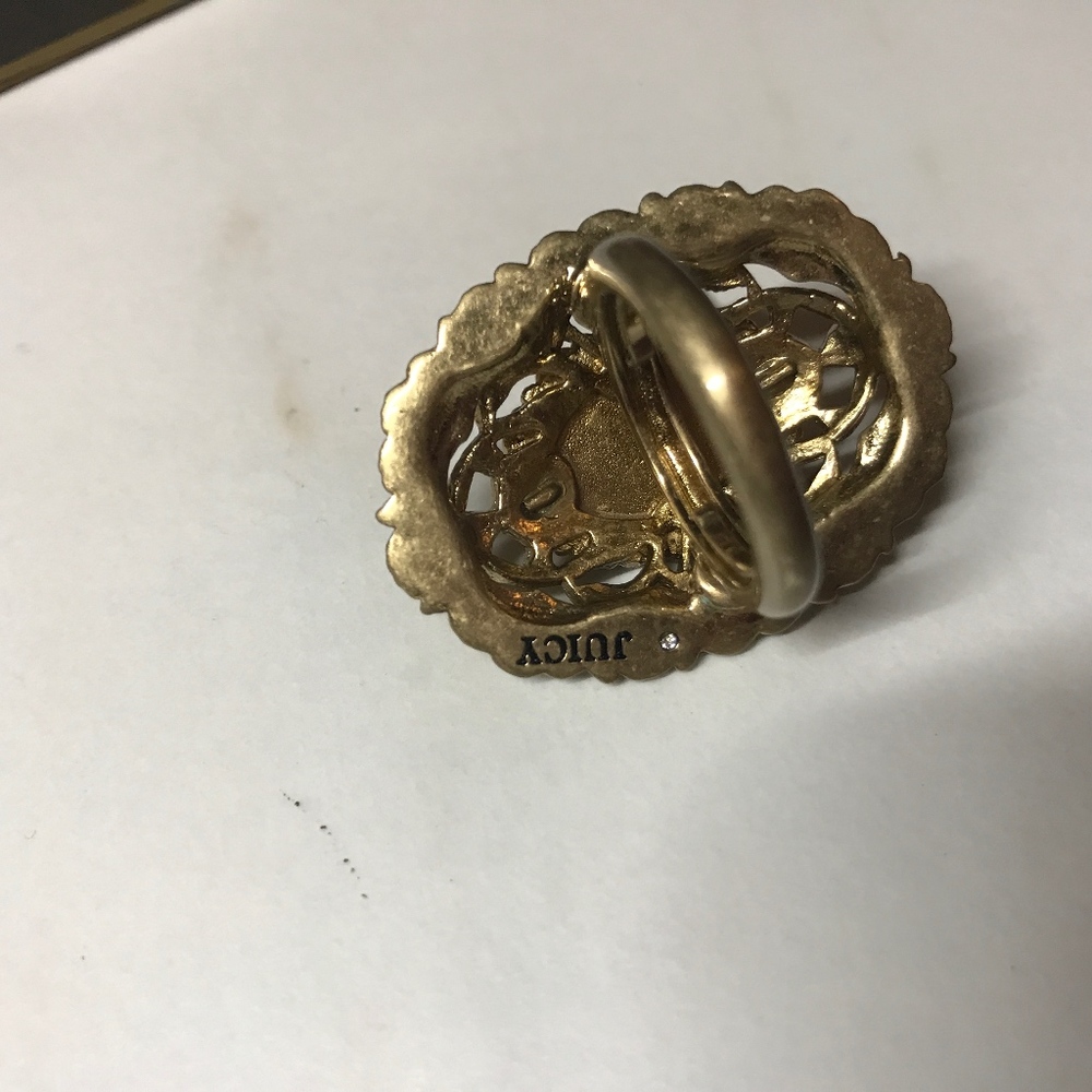 NWT Juicy Couture Baroque cameo ring w box - Picture 4 of 6
