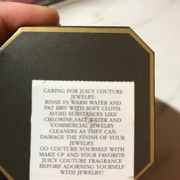 NWT Juicy Couture Baroque cameo ring w box - Picture 6 of 6