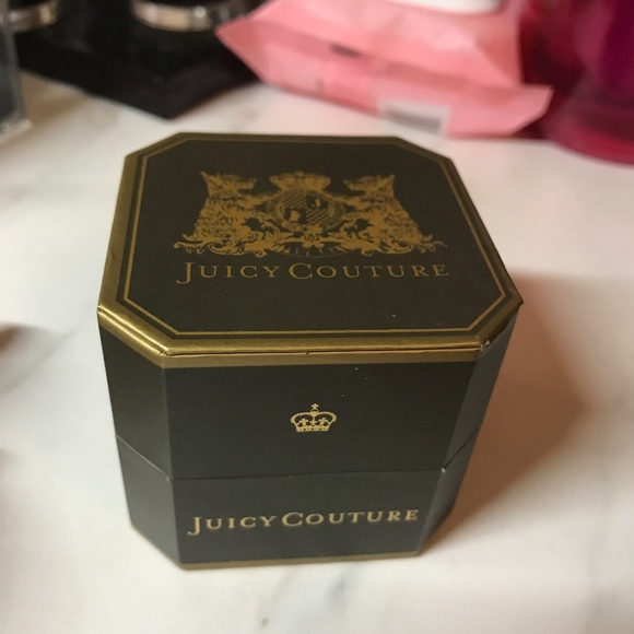 NWT Juicy Couture Baroque cameo ring w box - Picture 2 of 6