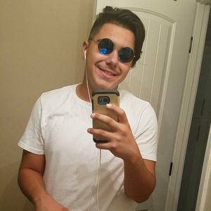 Meet your Posher, Andres