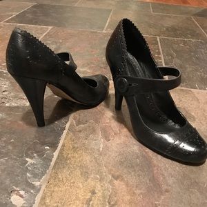Black "vintage look" Dollhouse Pumps