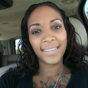 Meet your Posher, Latoya