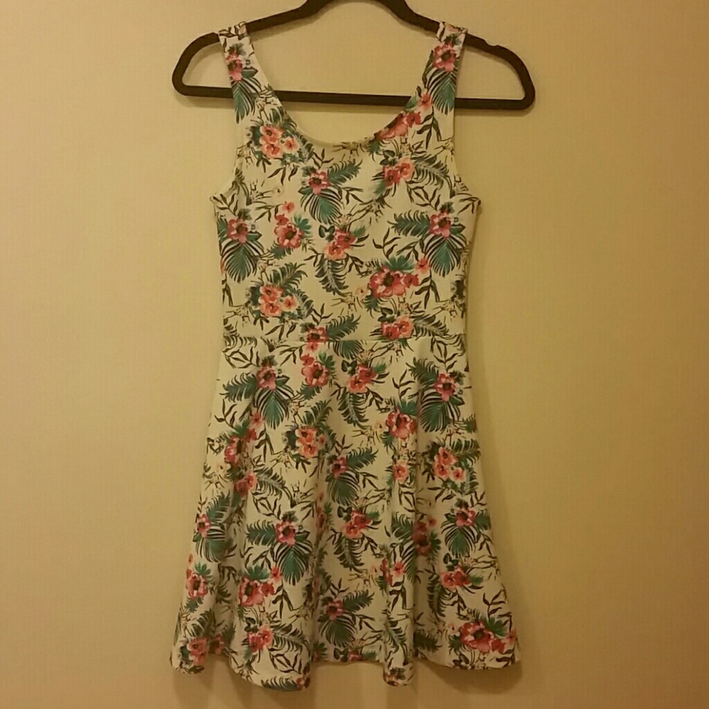 H&M White Sleeveless Summer Dress