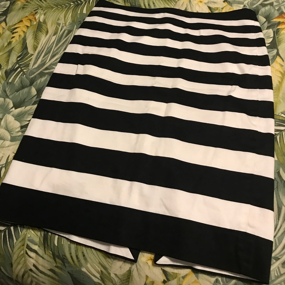White House Black Market pencil skirt