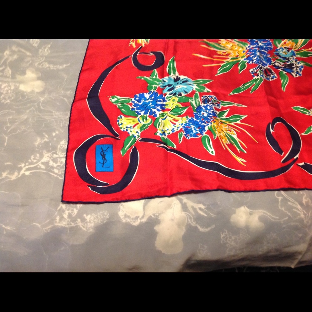 Elegant Yvs Yves Saint Laurent