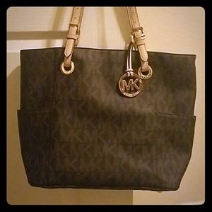 Michael Kors Jet Tote Michael Kors Jet Tote