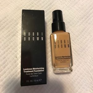 Bobbi Brown Luminous Moisturizing Foundation Bobbi Brown Luminous Moisturizing Foundation