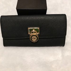 Michael Kors Hamilton Wallet with dust bag