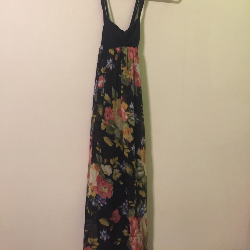 MAXI DRESS BLACK AND FLORAL