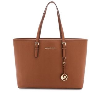 Michael Kors Jet Set Large Tote NWT Michael Kors Jet Set Large Tote NWT