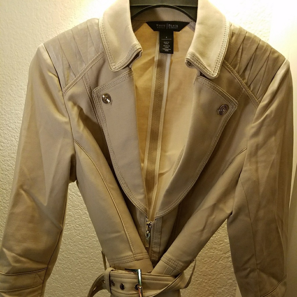 White House Black Market Kahaki Cream Blazer
