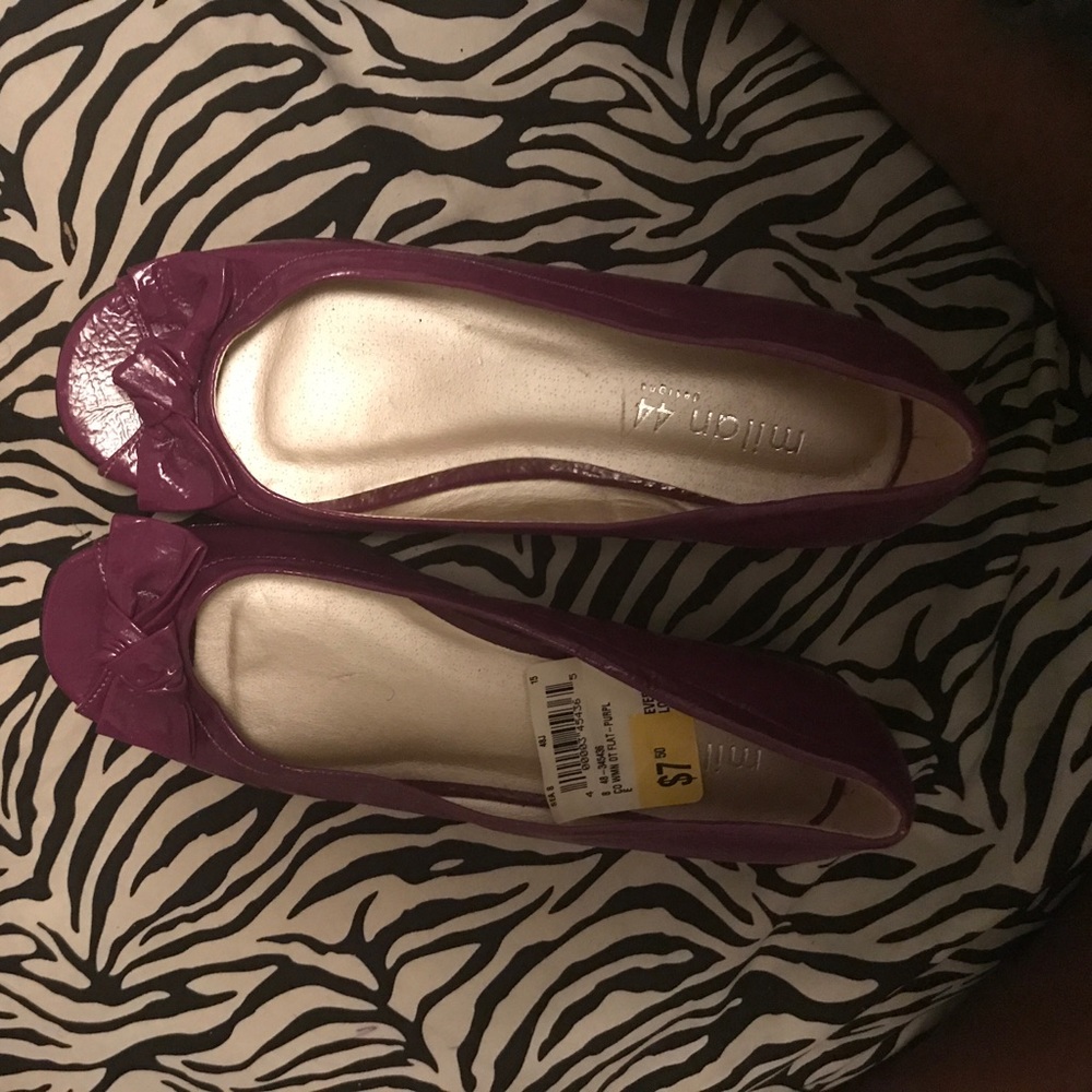 Flat shoes