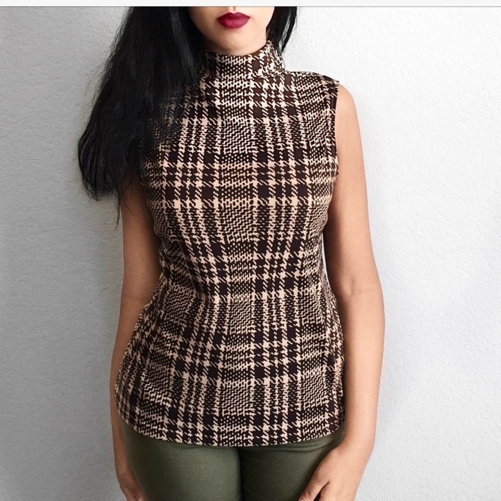 Sleeveless blouse
