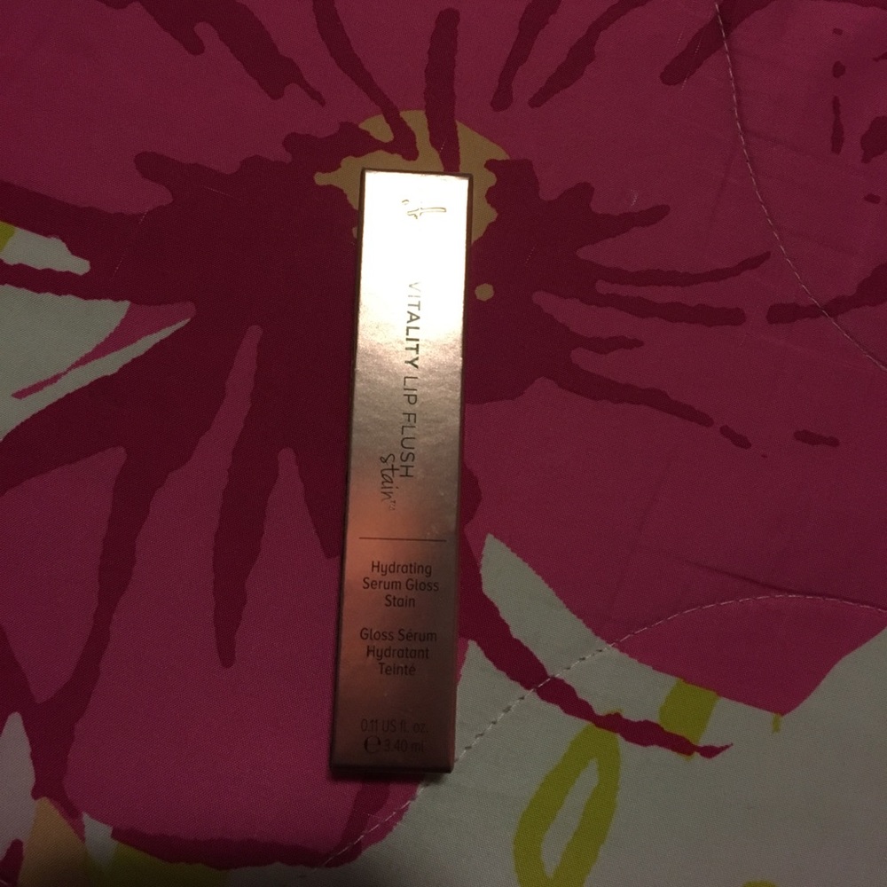 It hydrating serum gloss