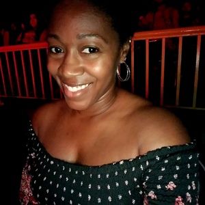 Meet your Posher, Johnette