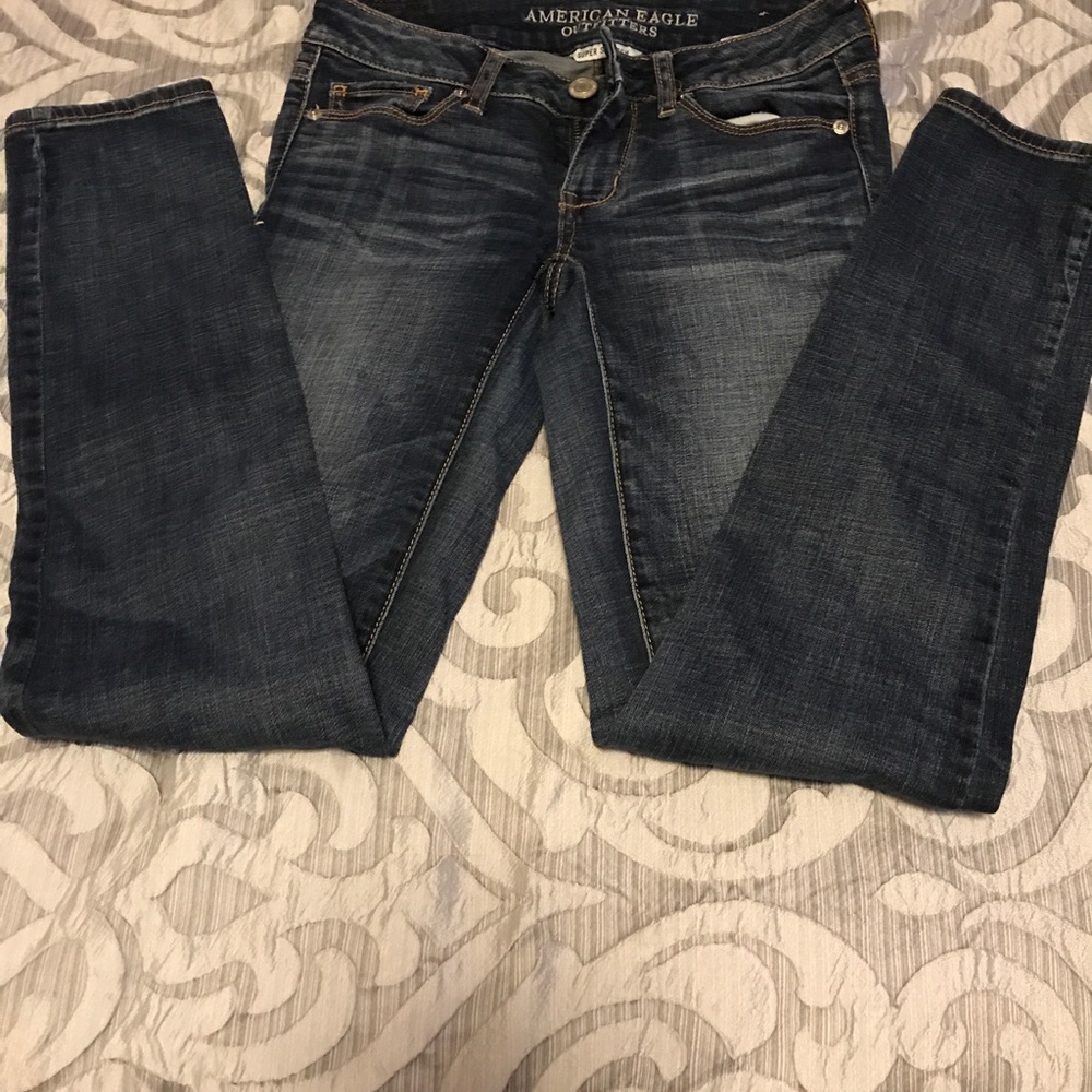 Size 2 American eagle skinny jeans