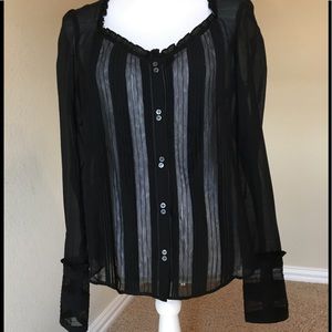 Elizabeth and James Black Semi-Sheet Top