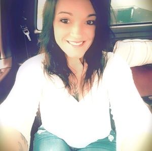 Meet your Posher, Debralee