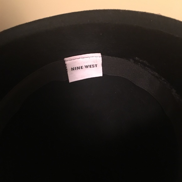 Wool winter hat - Picture 3 of 3