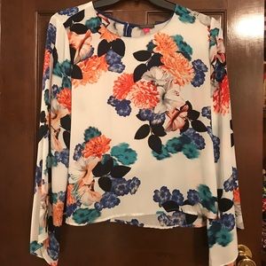 Vince Camuto NWT silky professional blouse