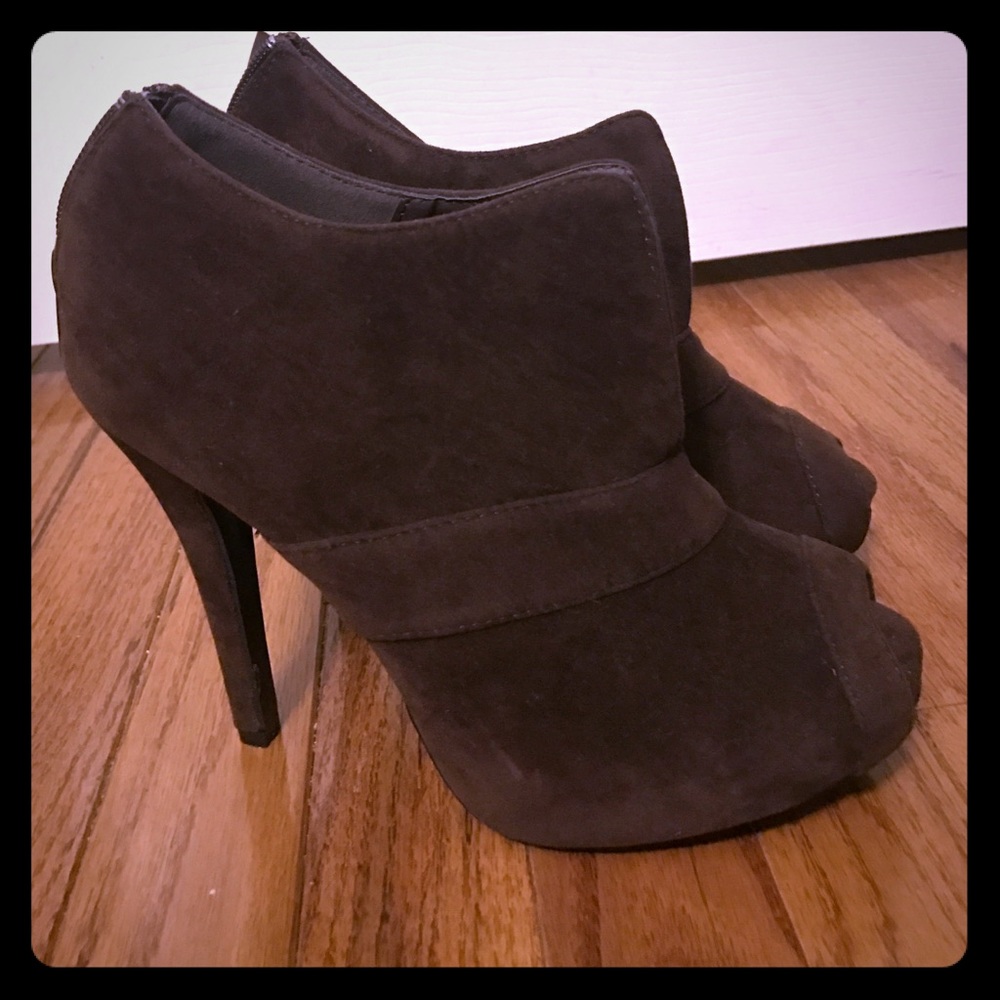 Brown suede peep toe heels. Brand new! Super cute!
