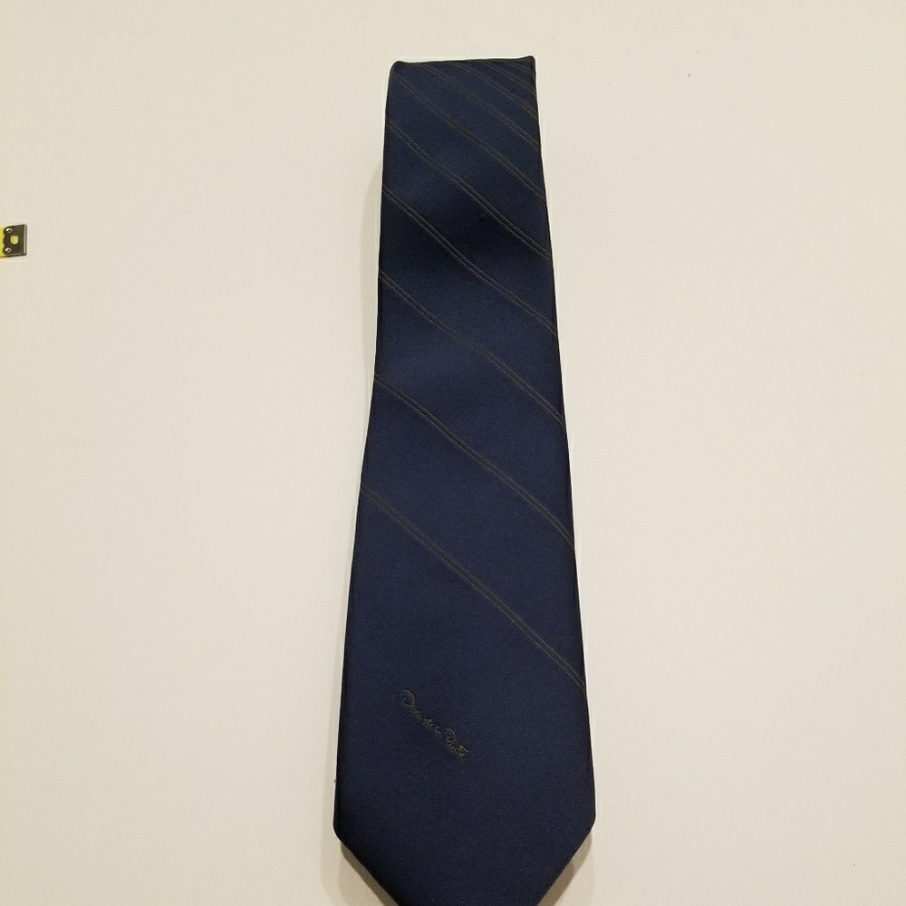 Oscar De La Renta neck tie