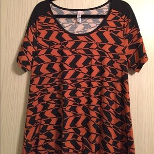 XL LuLaRoe Classic Tee - orange and black chevron