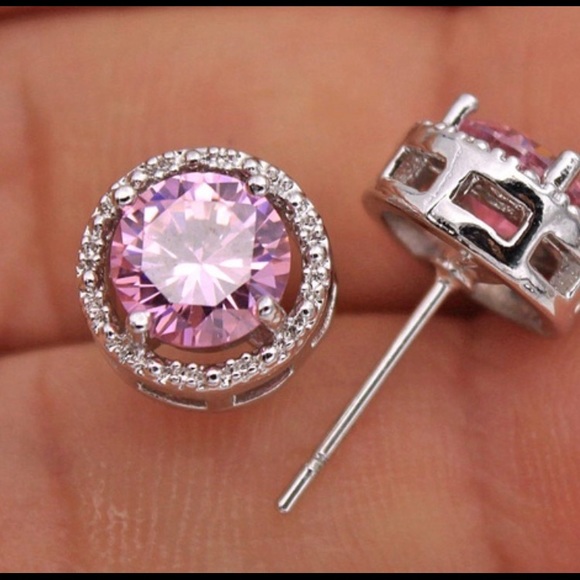 Accessories - BUNDLE ONLY!! 18K gold filled beautiful earrings