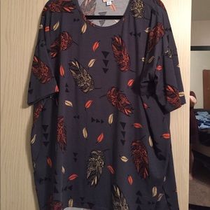 Large LuLaRoe Irma Tunic - feathers
