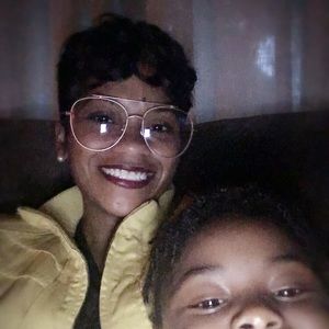 Meet your Posher, Donise