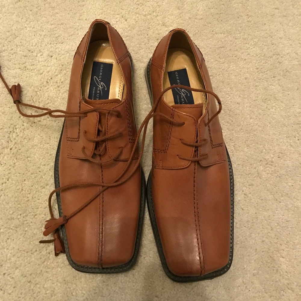 Brown square toe dress shoes.