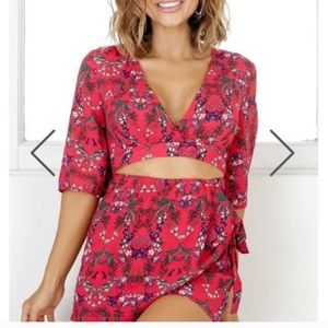 Showpo playsuit! Never worn *PRICE IS NEGOTIABLE*