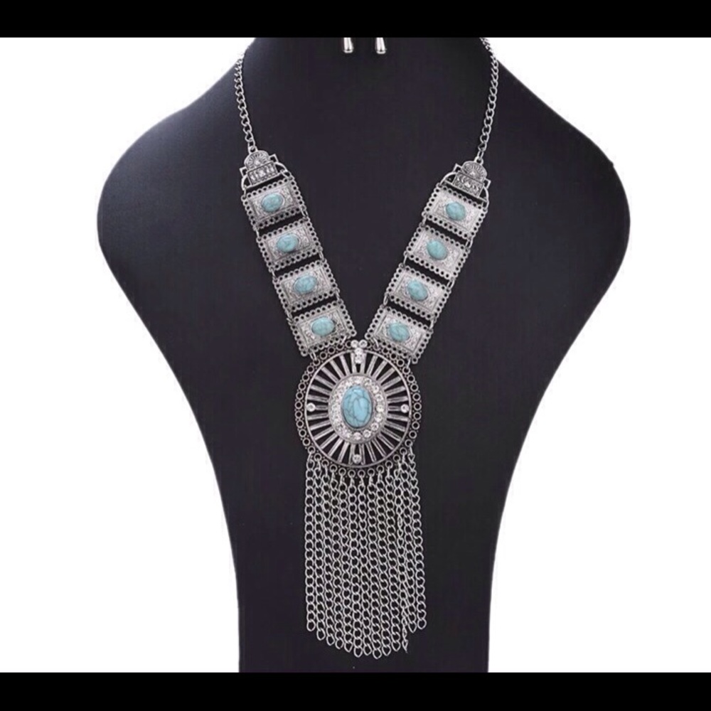 Vintage style necklace