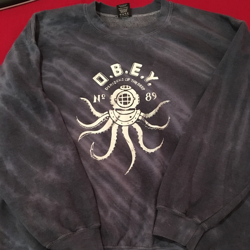 Obey sweatshirt